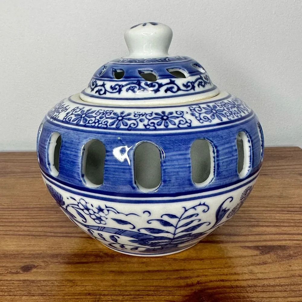 Three Hands Corp Blue White Candle Holder Round Votive W/ Lid Tea Light Floral